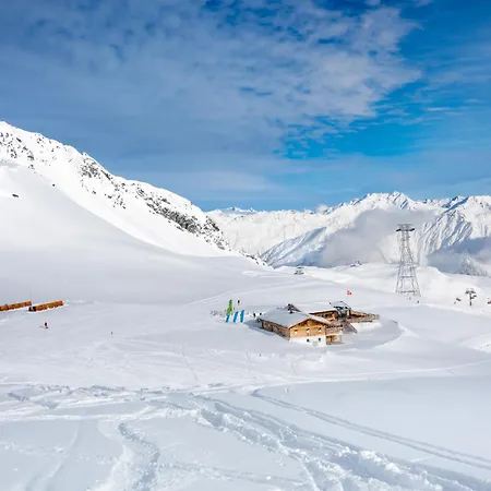 Guardaval 301 By Interhome *